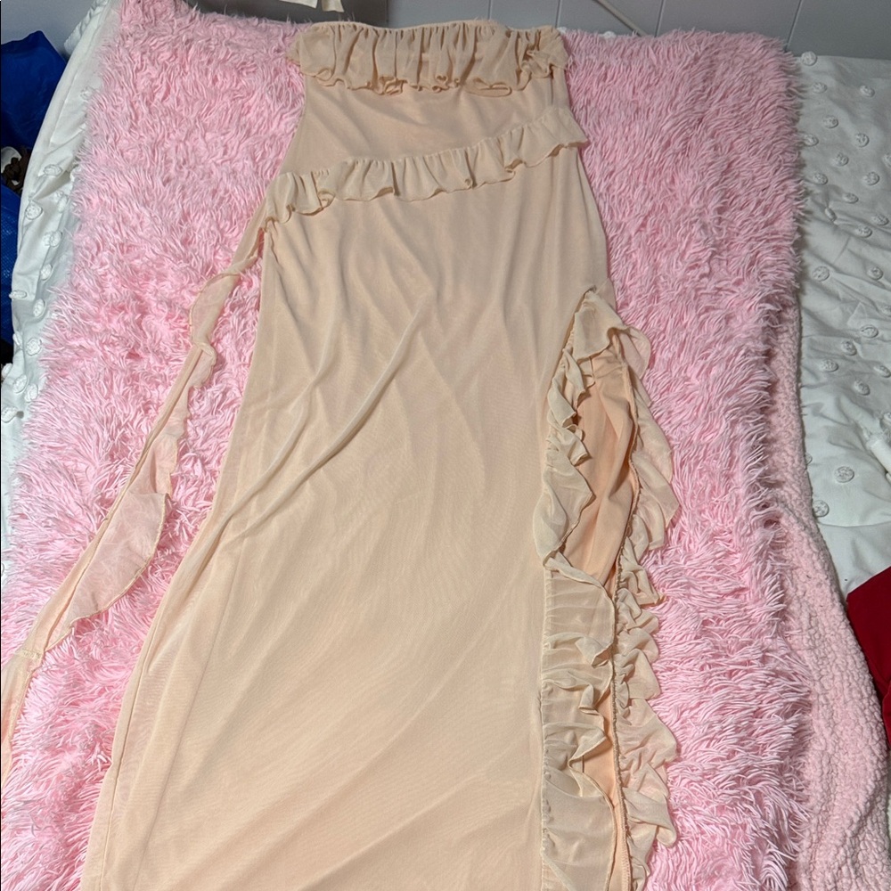 Boohoo Mens Cream Ruffle Maxi Dress